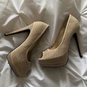 NWOT NUDE PUMPS